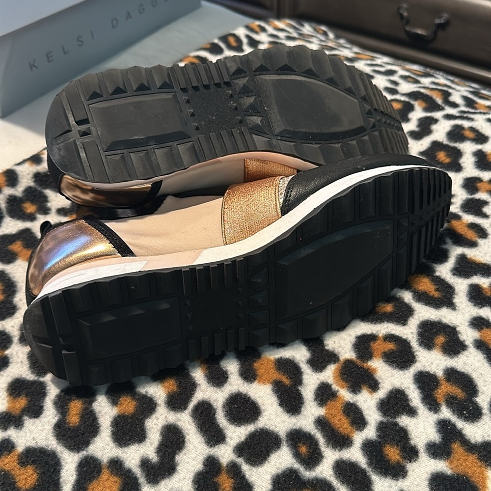 Steve Madden - Picture 6 of 7
